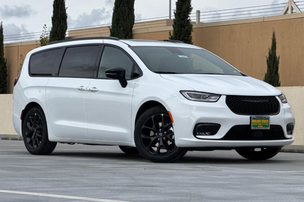 new 2026 Chrysler Pacifica car, priced at $55,010