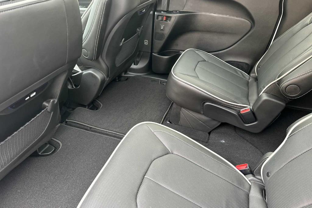 new 2026 Chrysler Pacifica car, priced at $55,010