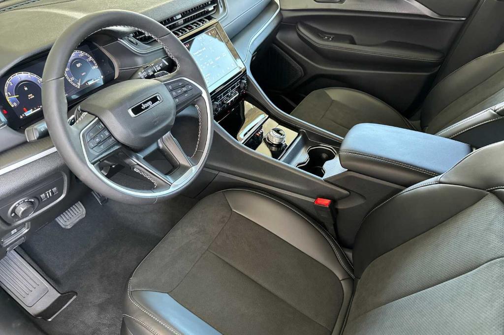 new 2025 Jeep Grand Cherokee L car, priced at $49,725