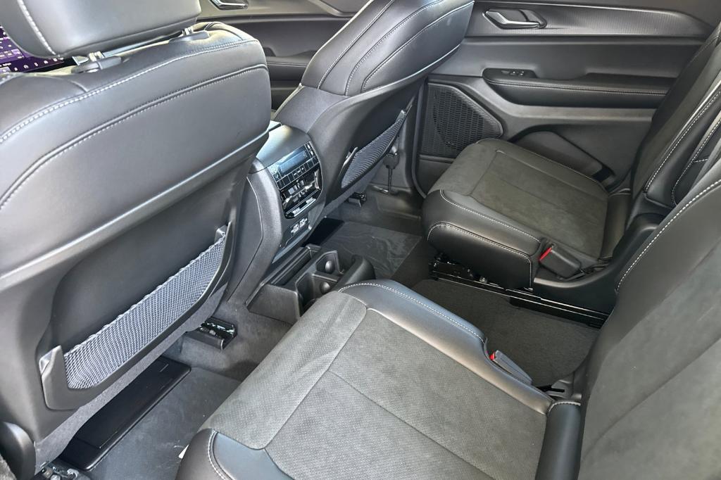 new 2025 Jeep Grand Cherokee L car, priced at $49,725