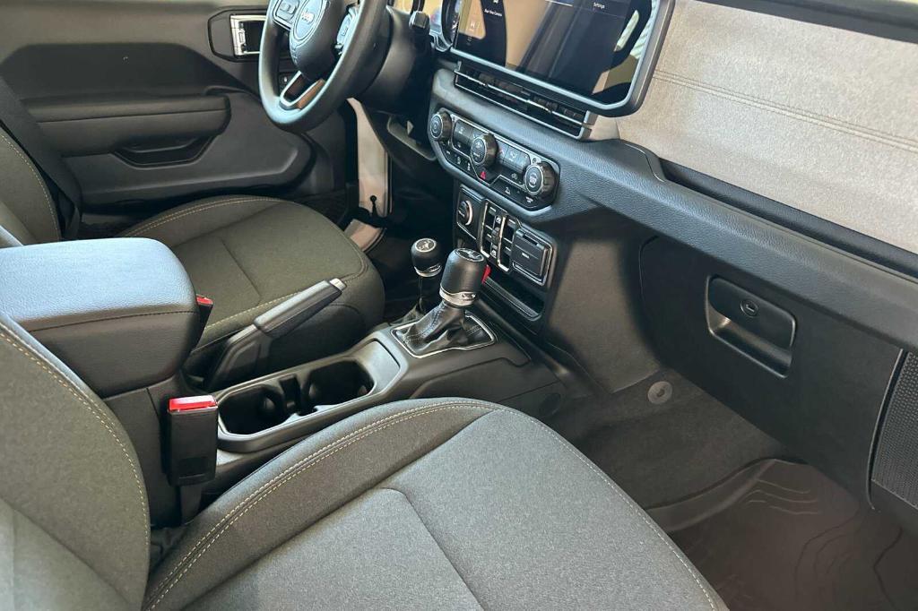 new 2025 Jeep Wrangler car, priced at $43,350