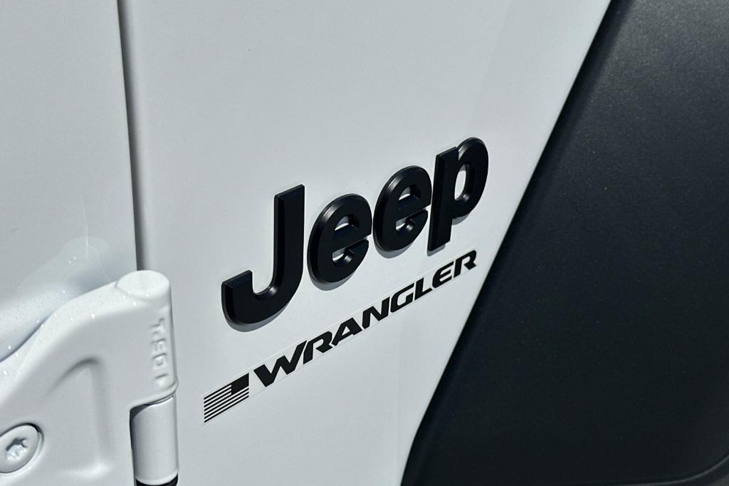 new 2025 Jeep Wrangler car, priced at $43,350