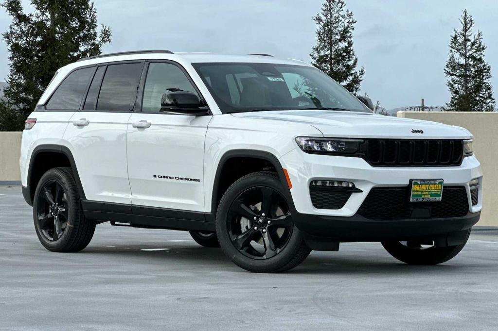 new 2025 Jeep Grand Cherokee car, priced at $49,425