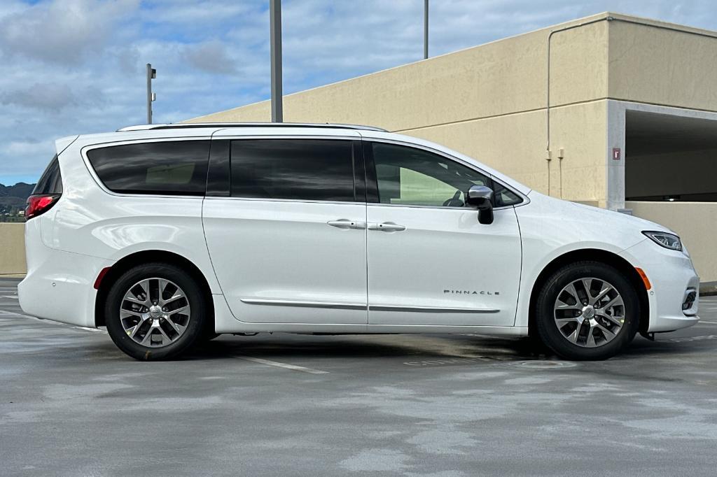 new 2025 Chrysler Pacifica Hybrid car, priced at $61,480