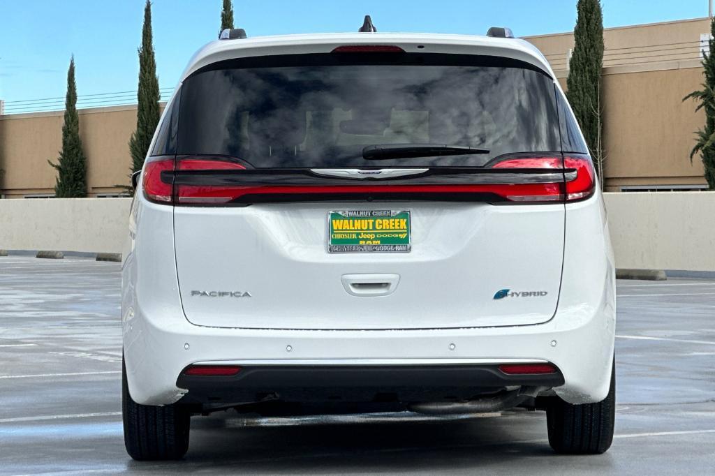 new 2025 Chrysler Pacifica Hybrid car, priced at $61,480