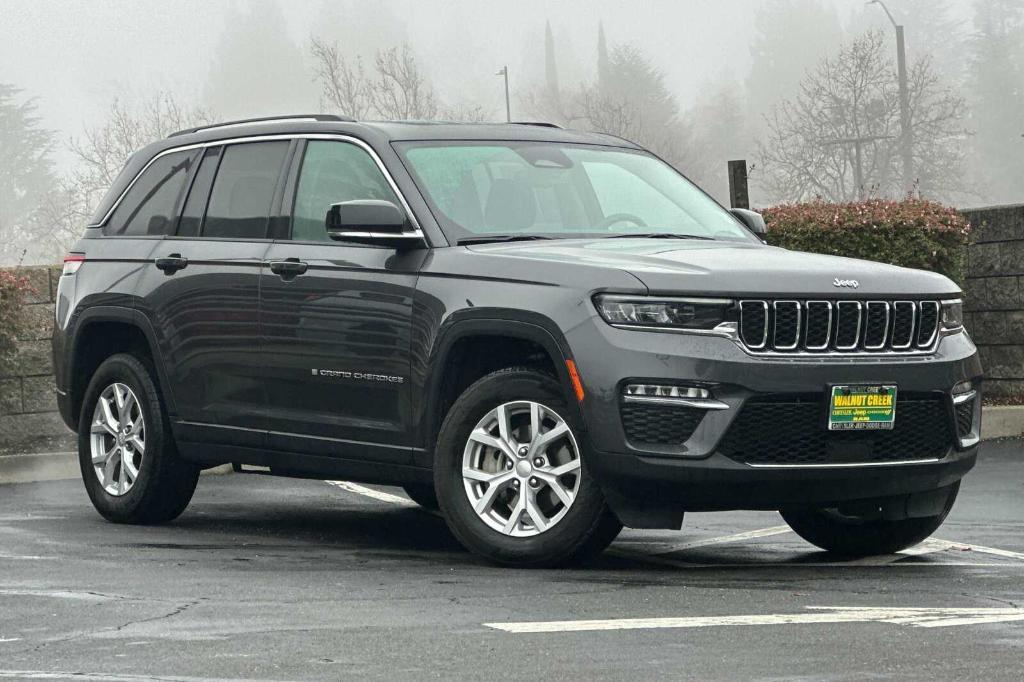 used 2023 Jeep Grand Cherokee car, priced at $33,900