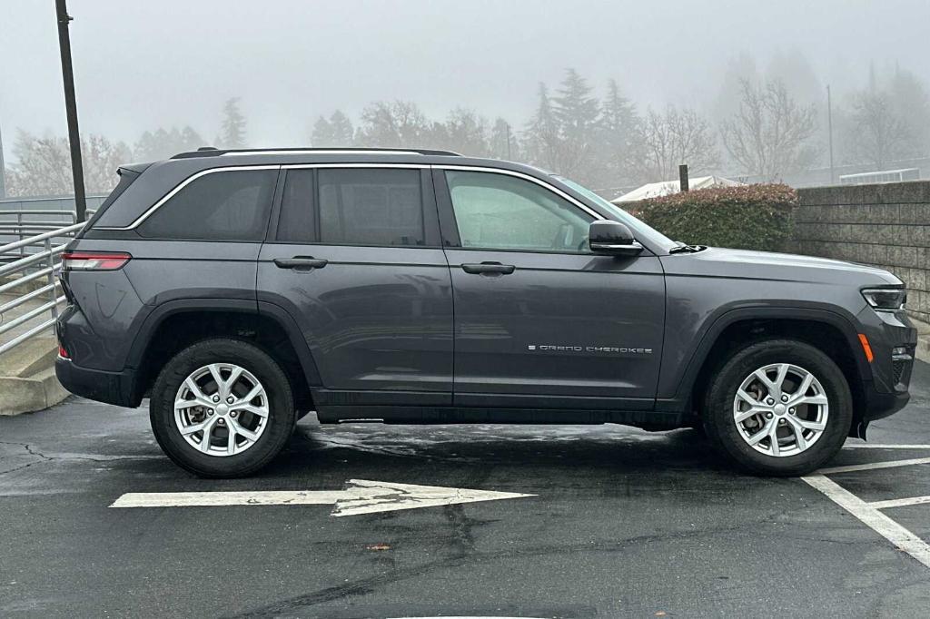 used 2023 Jeep Grand Cherokee car, priced at $33,900