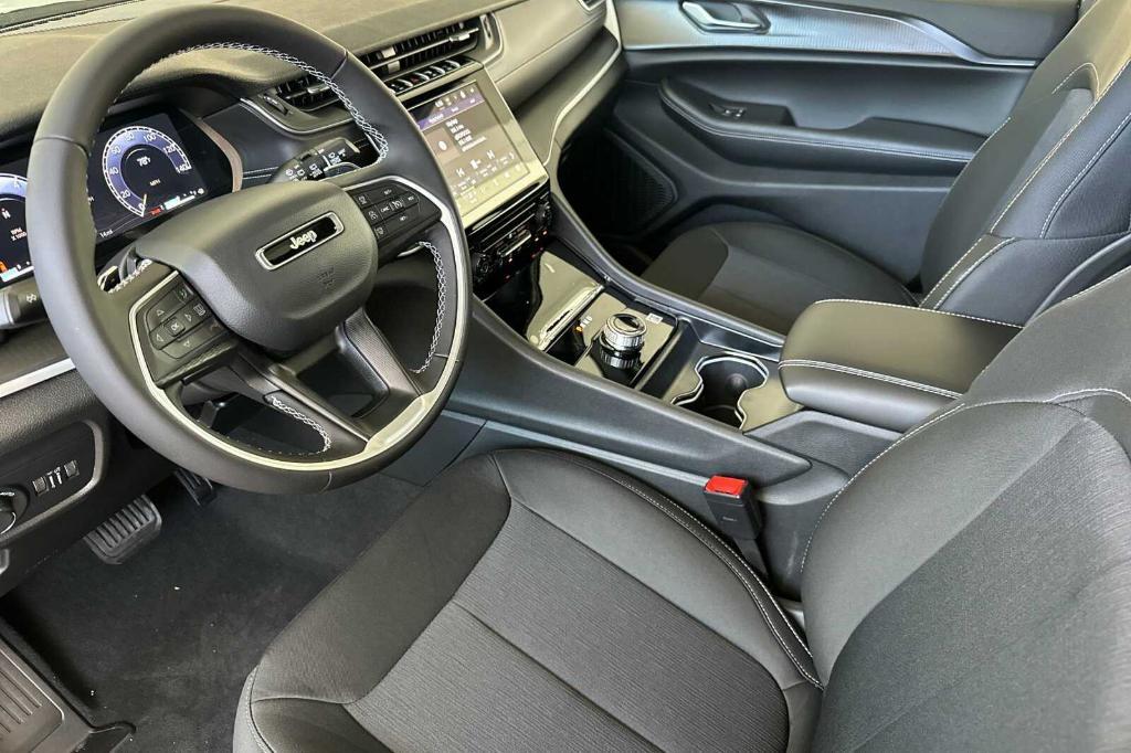 new 2025 Jeep Grand Cherokee L car, priced at $43,530
