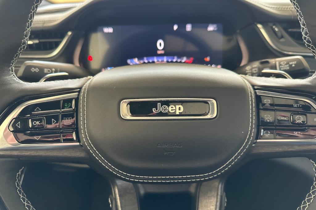 new 2025 Jeep Grand Cherokee car, priced at $63,998