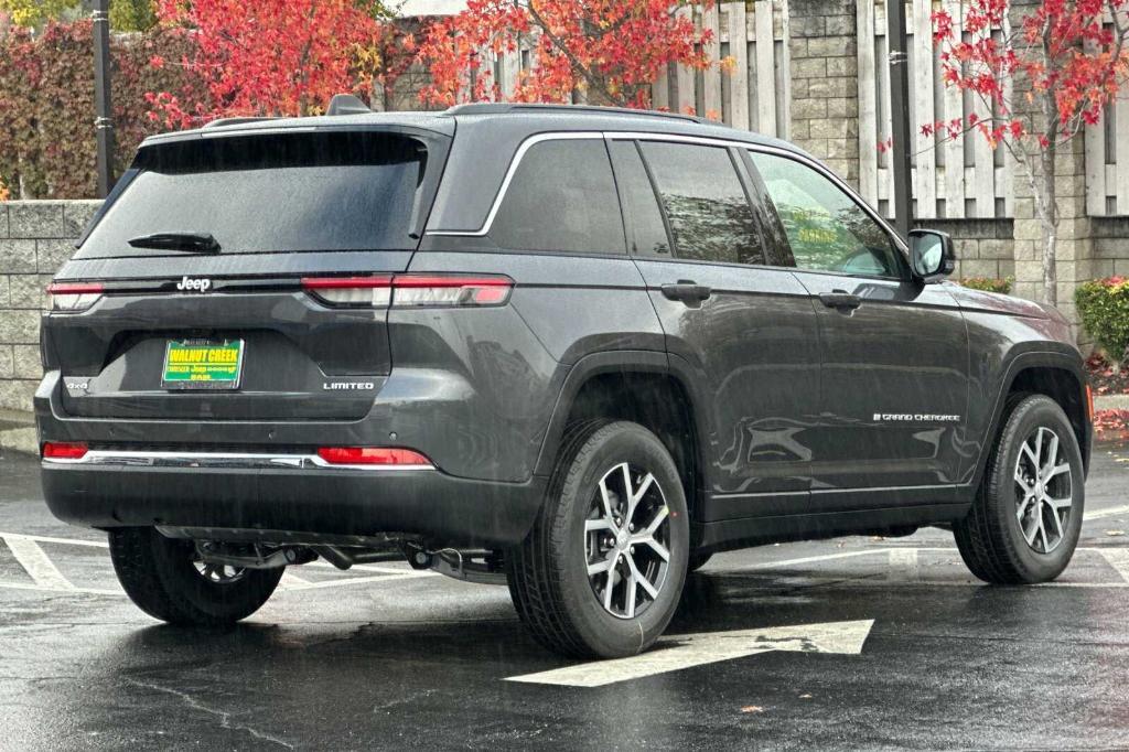 new 2025 Jeep Grand Cherokee car, priced at $49,070