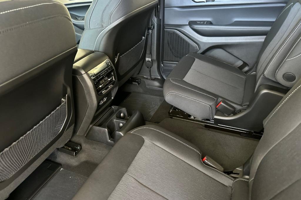 new 2025 Jeep Grand Cherokee L car, priced at $44,125