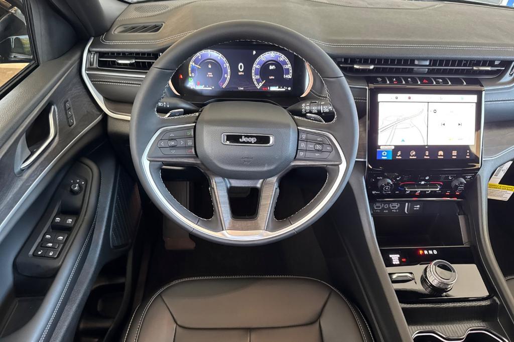 new 2025 Jeep Grand Cherokee car, priced at $47,495