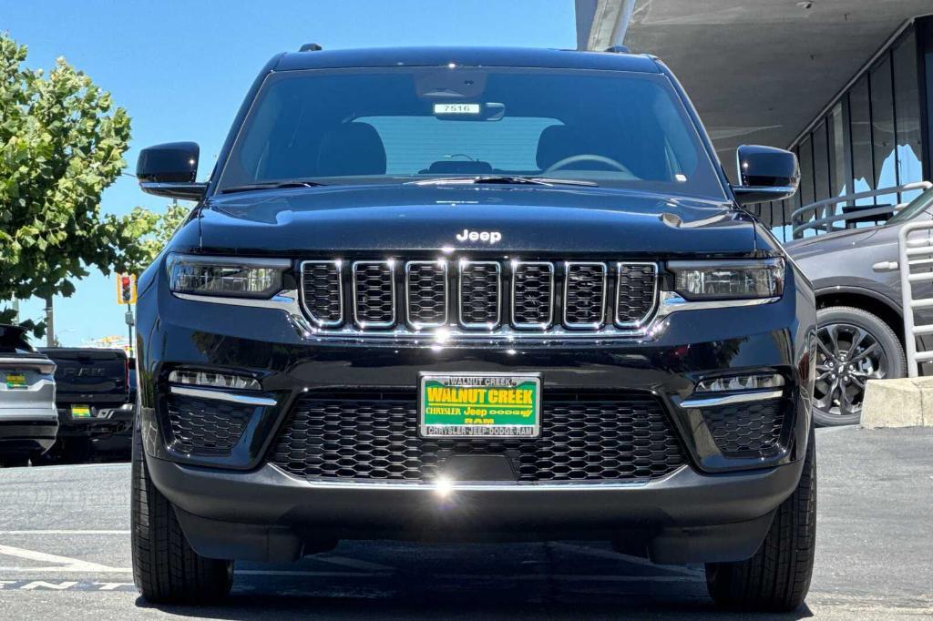 new 2025 Jeep Grand Cherokee car, priced at $47,495