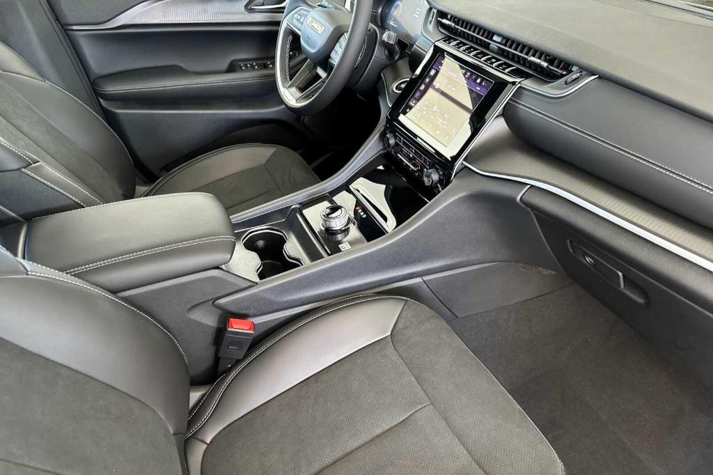new 2025 Jeep Grand Cherokee L car, priced at $49,725