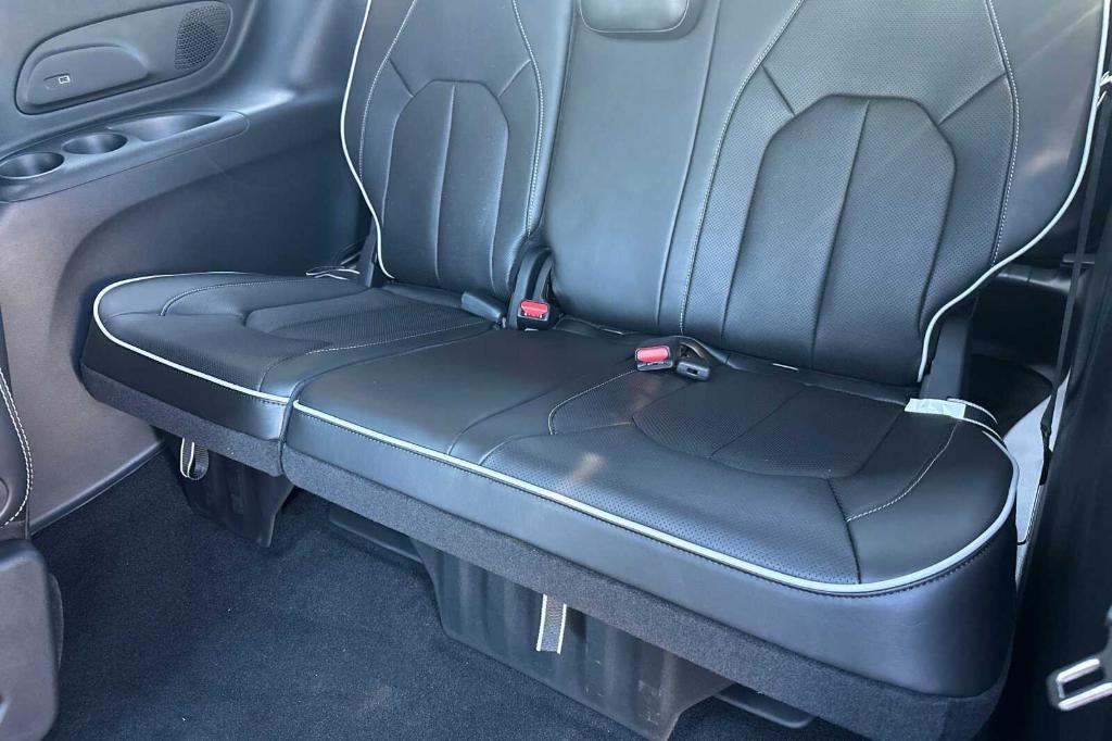 new 2025 Chrysler Pacifica car, priced at $51,265