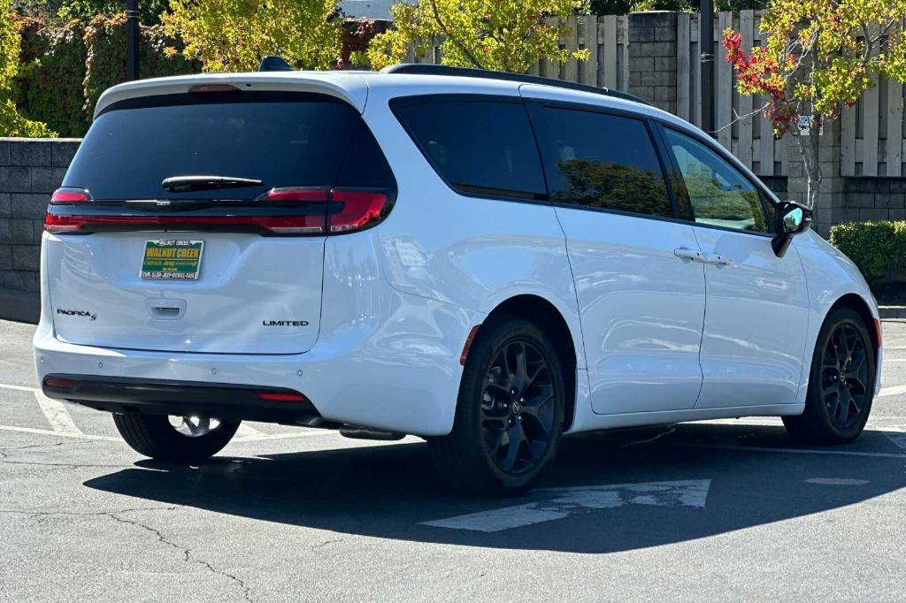 new 2025 Chrysler Pacifica car, priced at $51,265