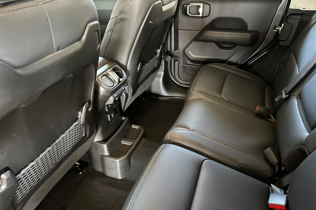 new 2025 Jeep Wrangler car, priced at $65,400