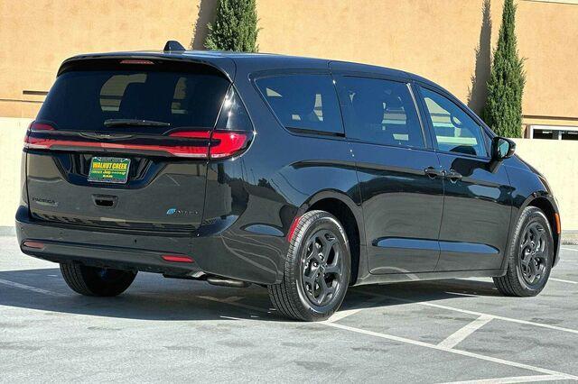 new 2023 Chrysler Pacifica Hybrid car, priced at $58,530