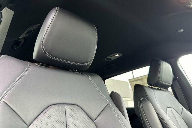 new 2025 Chrysler Pacifica car, priced at $44,640