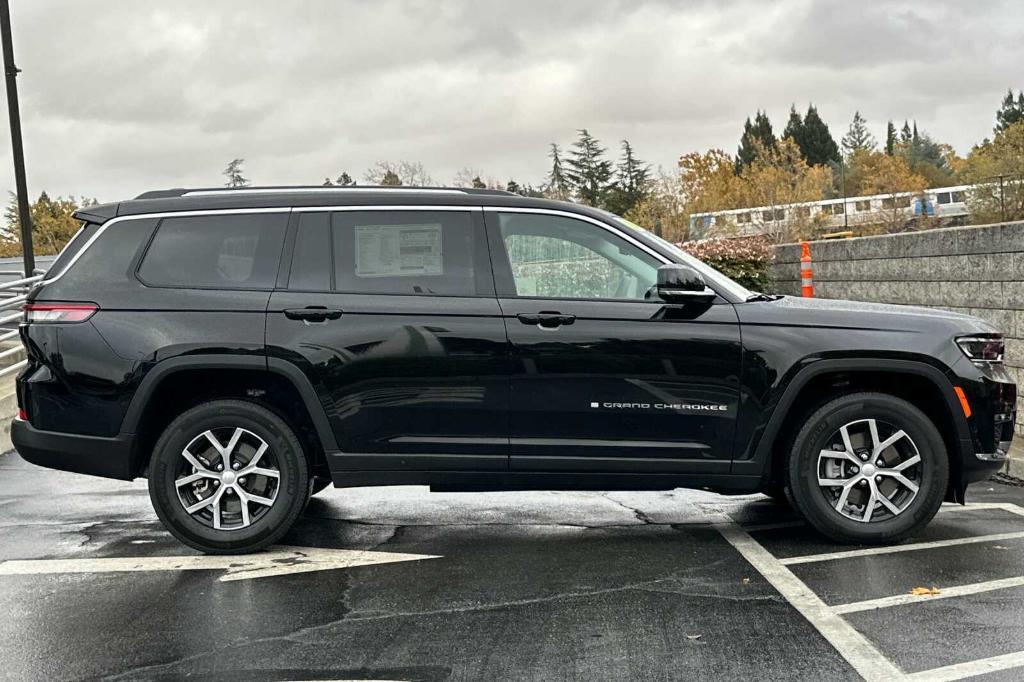 new 2024 Jeep Grand Cherokee L car, priced at $57,460