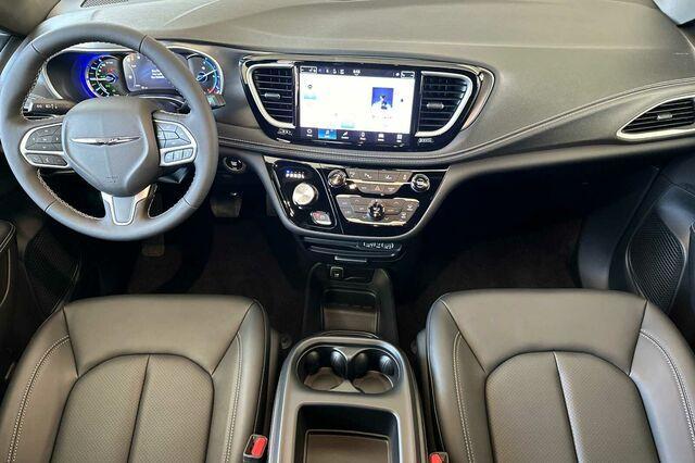 new 2025 Chrysler Pacifica Hybrid car, priced at $54,825