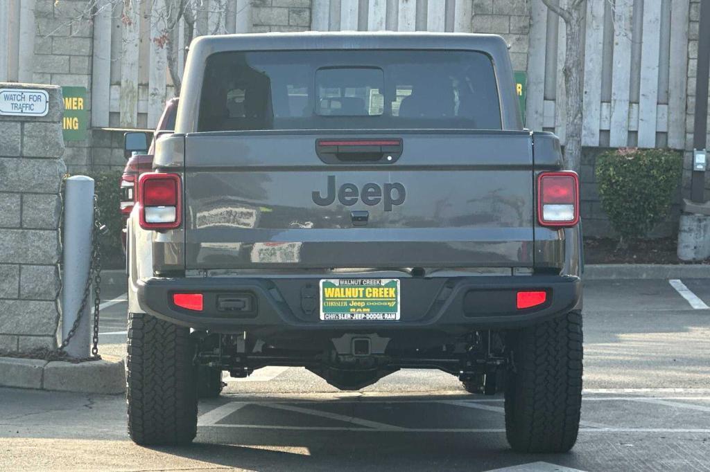 new 2025 Jeep Gladiator car, priced at $45,235