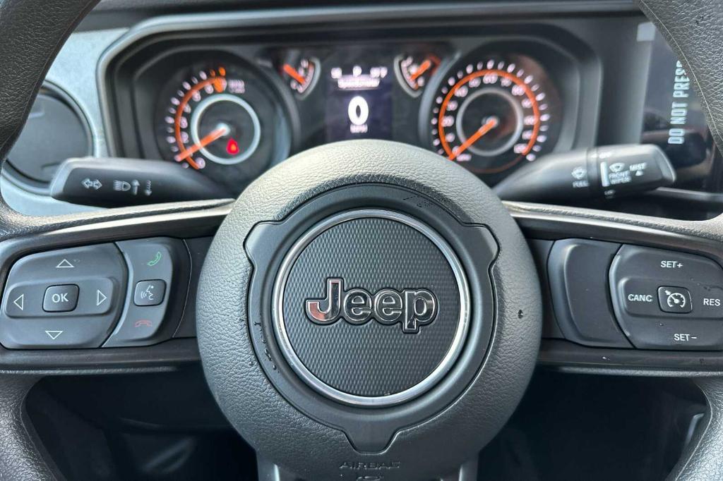 new 2025 Jeep Gladiator car, priced at $45,235