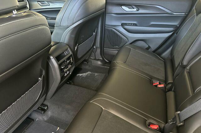 new 2025 Jeep Grand Cherokee car, priced at $47,025