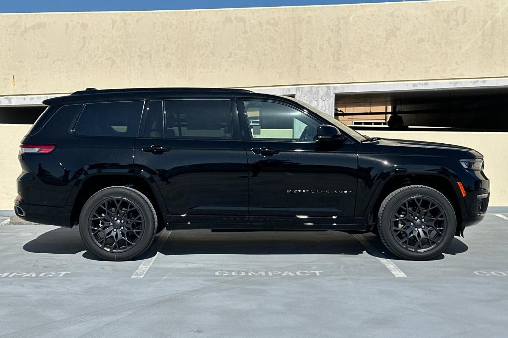 new 2025 Jeep Grand Cherokee L car, priced at $68,540