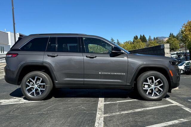 new 2025 Jeep Grand Cherokee car, priced at $47,495