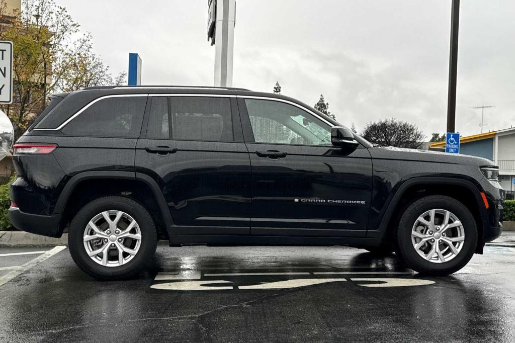 used 2023 Jeep Grand Cherokee car, priced at $36,000