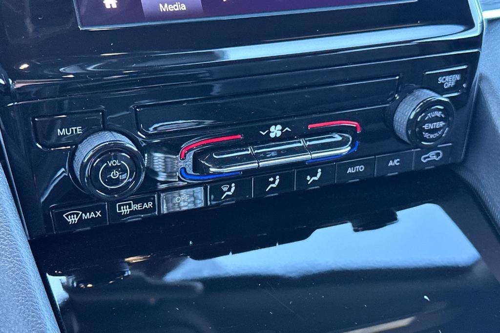 new 2025 Jeep Grand Cherokee car, priced at $40,830