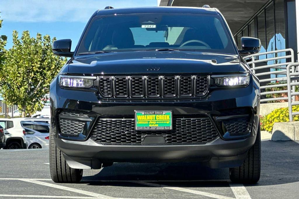 new 2025 Jeep Grand Cherokee car, priced at $49,170