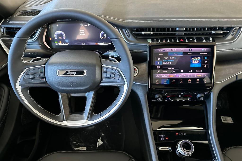 new 2025 Jeep Grand Cherokee car, priced at $50,010