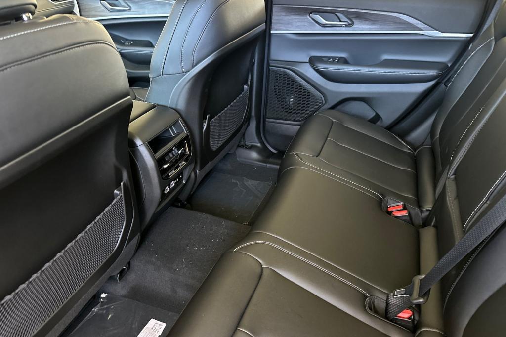 new 2025 Jeep Grand Cherokee car, priced at $50,010
