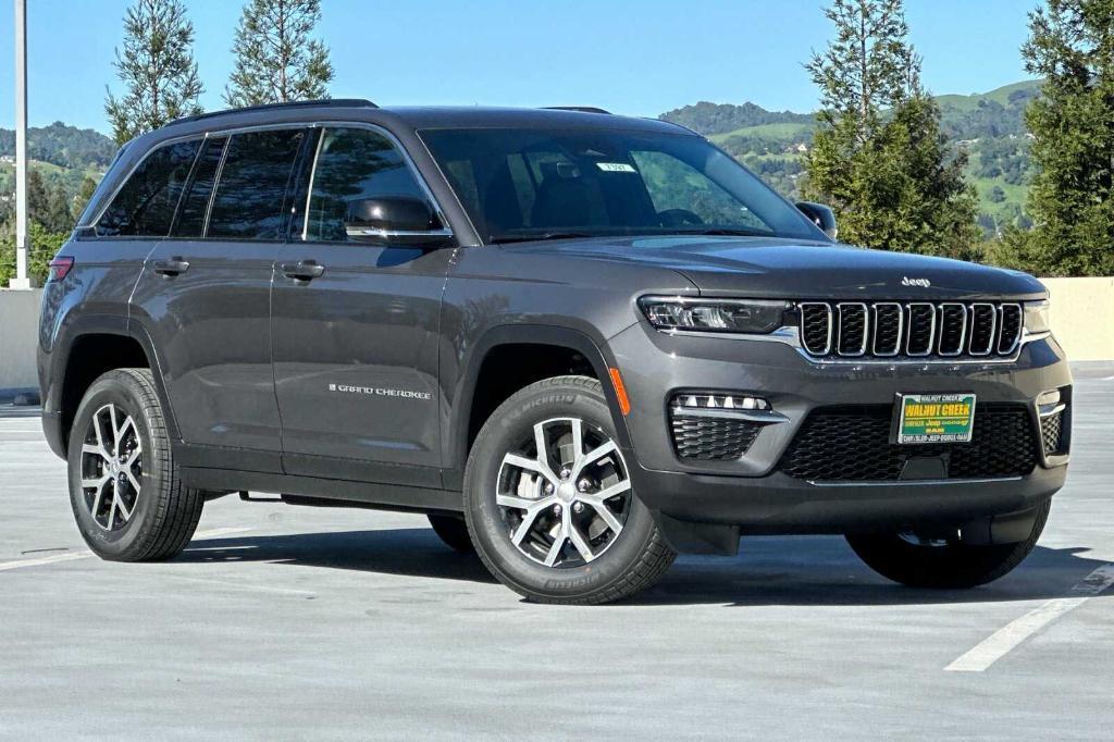 new 2025 Jeep Grand Cherokee car, priced at $50,010
