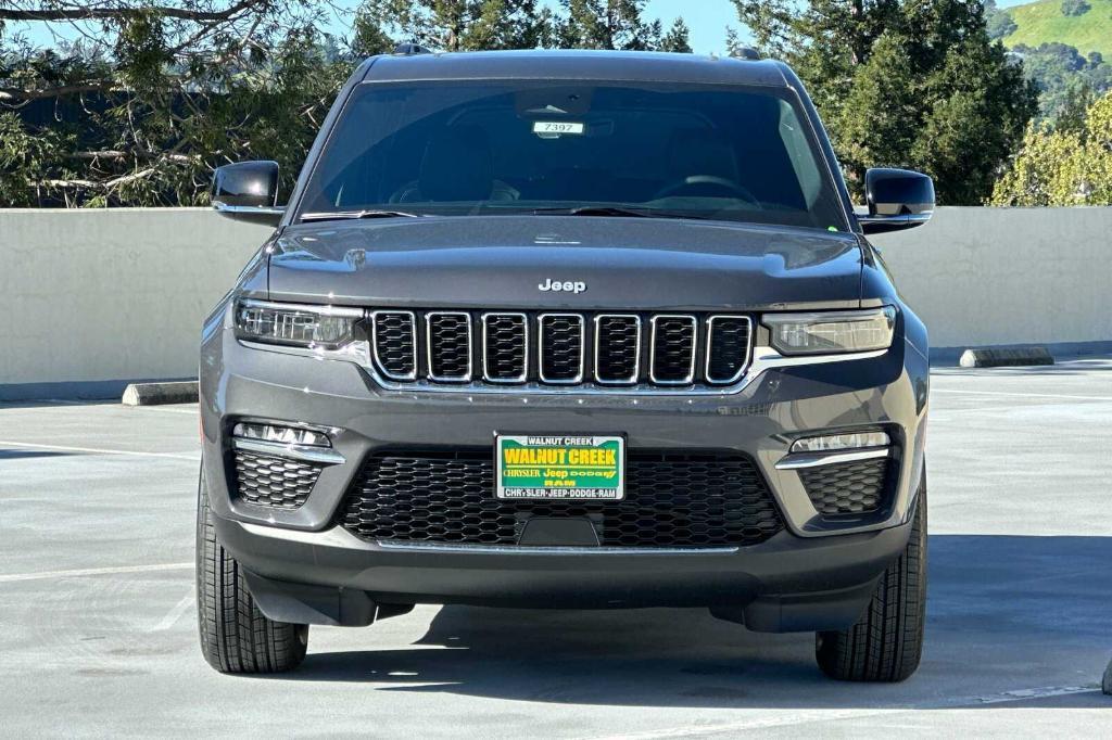 new 2025 Jeep Grand Cherokee car, priced at $50,010