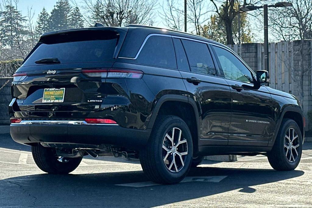 new 2025 Jeep Grand Cherokee car, priced at $49,070