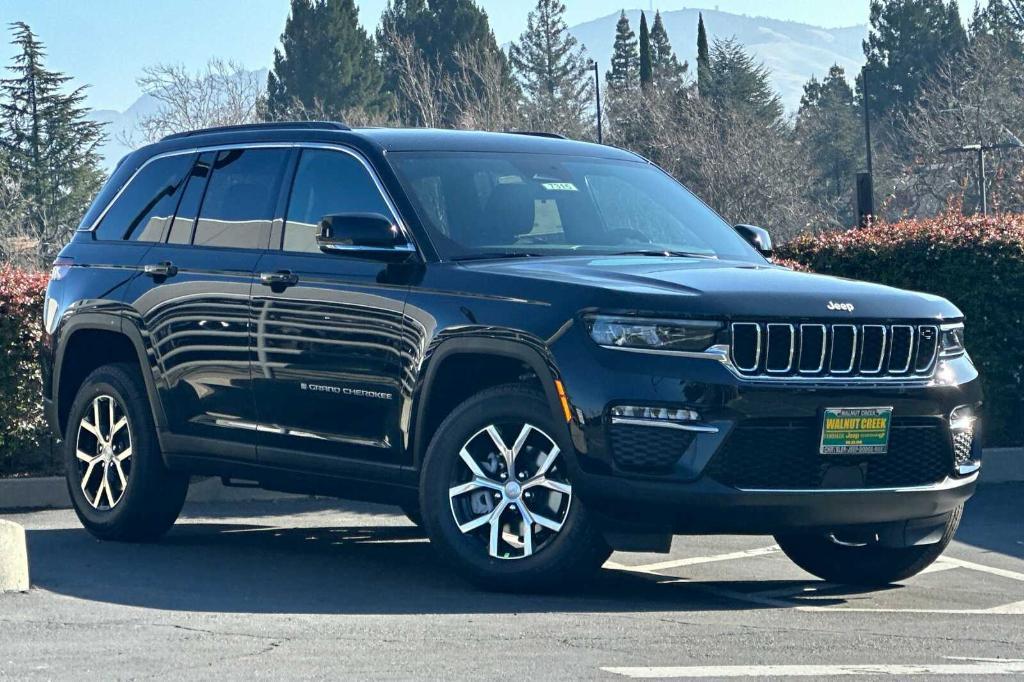 new 2025 Jeep Grand Cherokee car, priced at $49,070