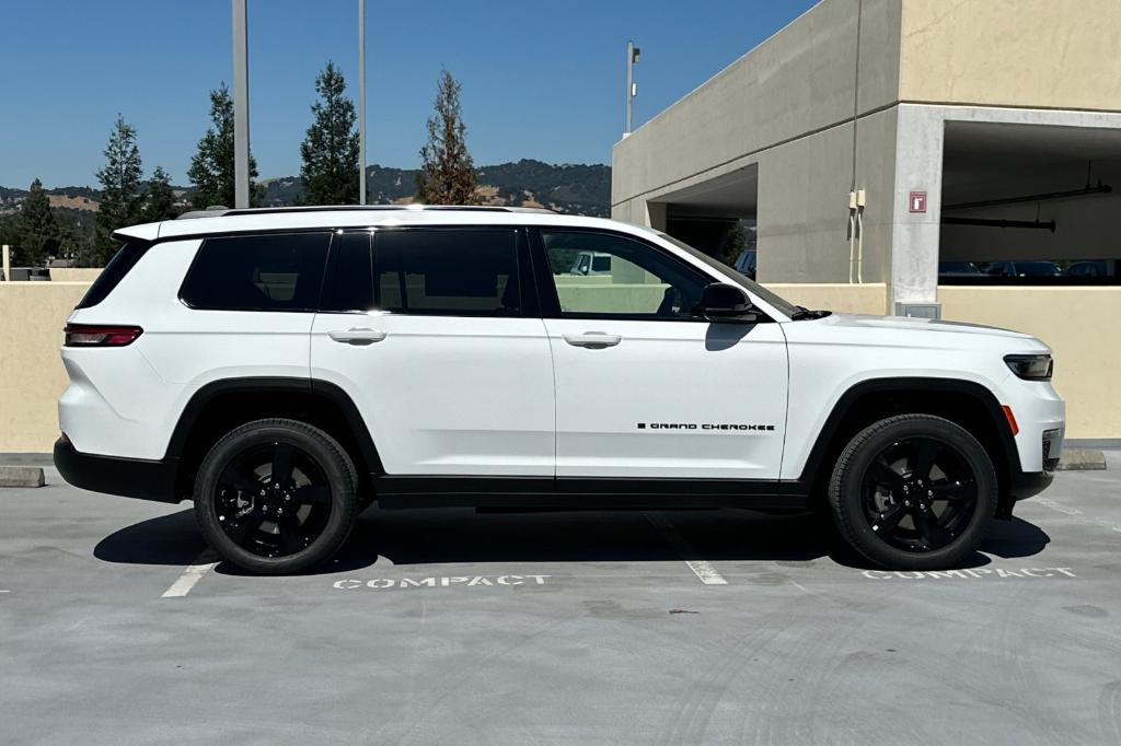 new 2025 Jeep Grand Cherokee L car, priced at $52,620