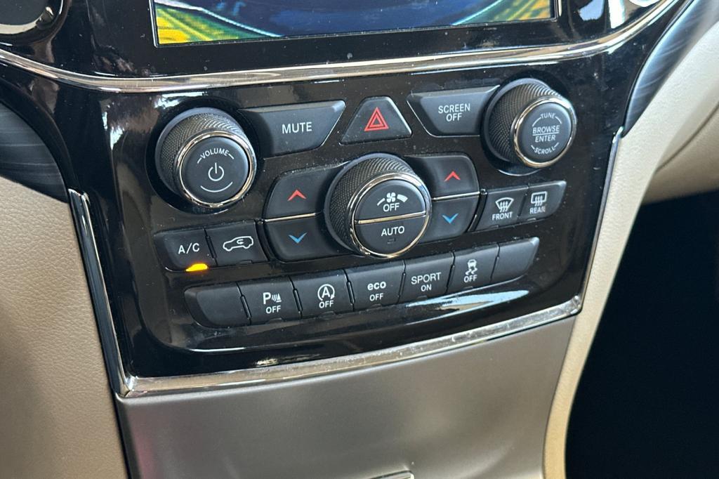 used 2022 Jeep Grand Cherokee WK car, priced at $25,000