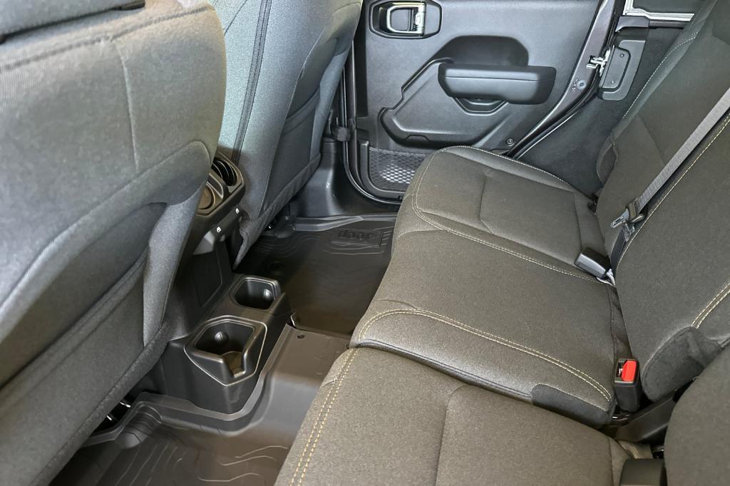 new 2025 Jeep Wrangler car, priced at $55,225
