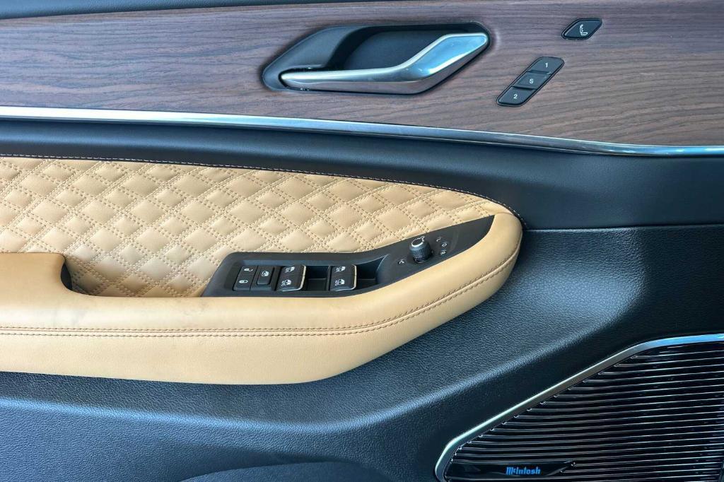 new 2025 Jeep Grand Cherokee car, priced at $69,950