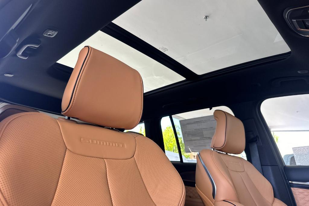 new 2025 Jeep Grand Cherokee car, priced at $69,950