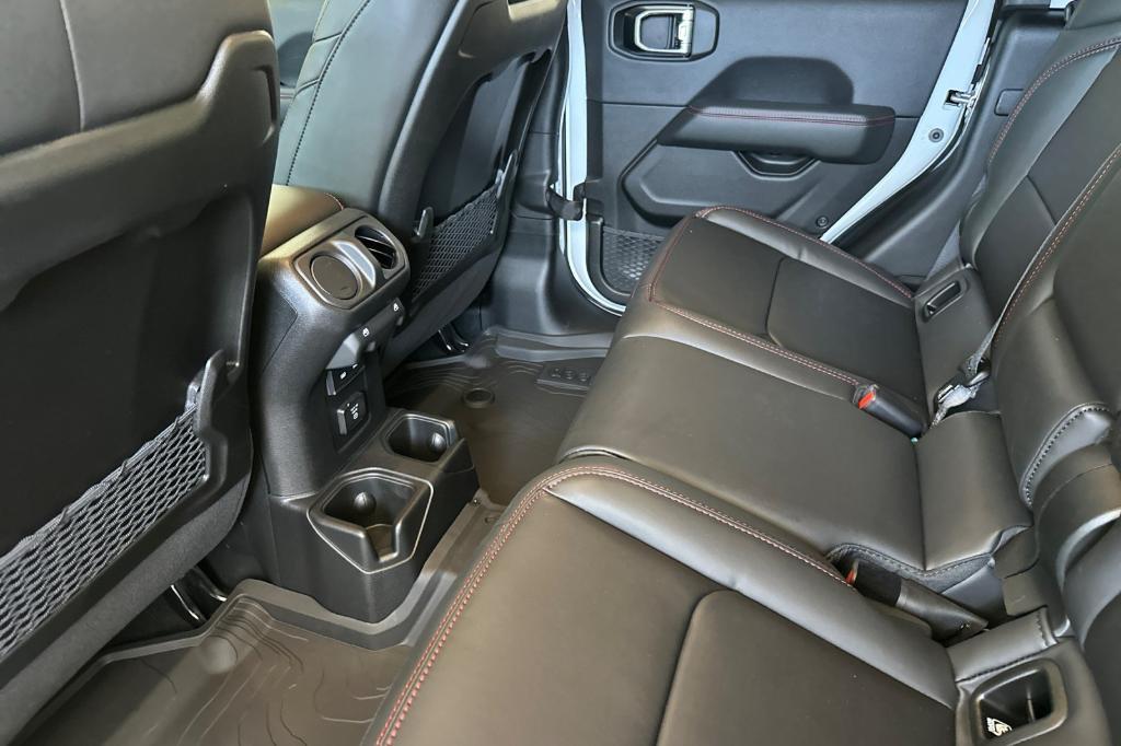 new 2025 Jeep Gladiator car, priced at $63,820