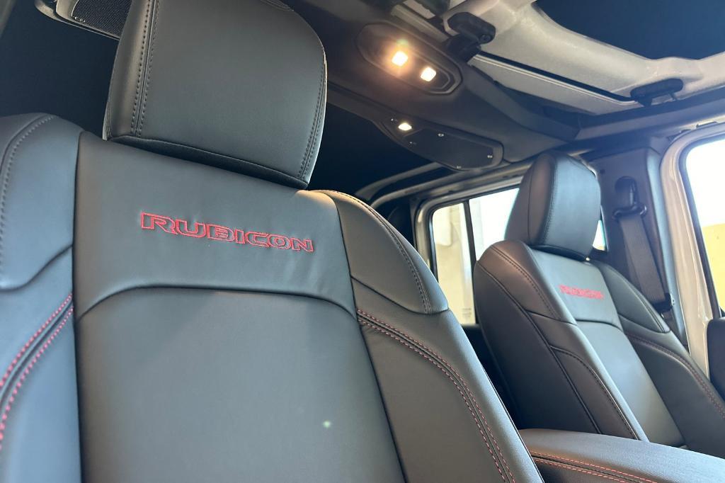 new 2025 Jeep Gladiator car, priced at $63,820
