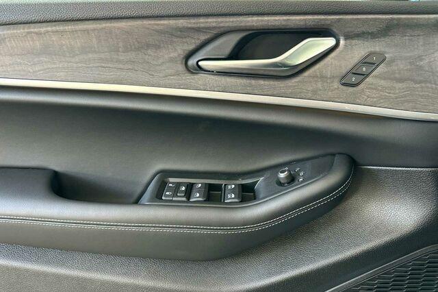 new 2025 Jeep Grand Cherokee L car, priced at $52,420