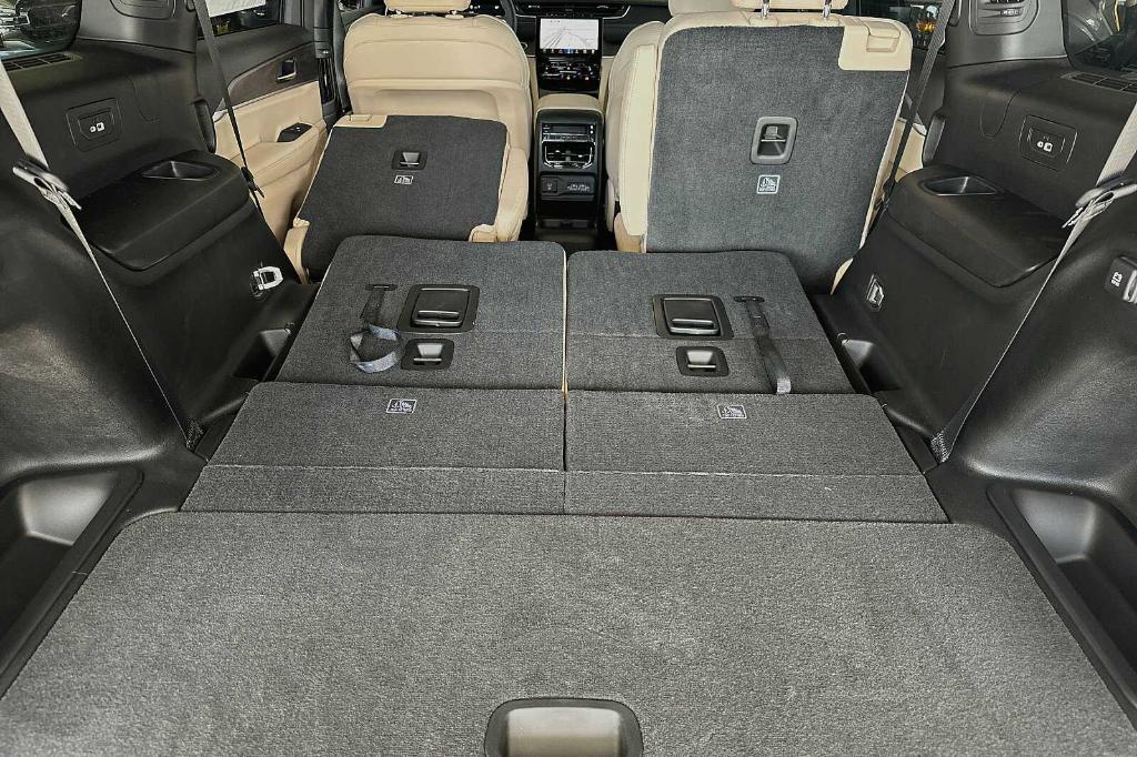 new 2024 Jeep Grand Cherokee L car, priced at $53,685