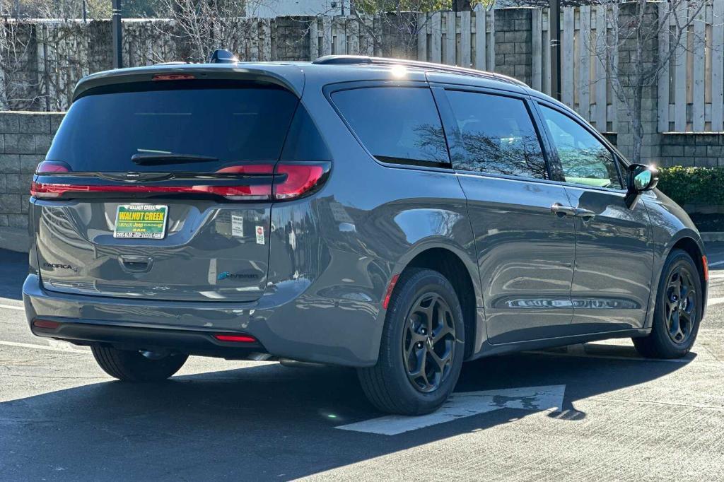 new 2025 Chrysler Pacifica Hybrid car, priced at $60,275