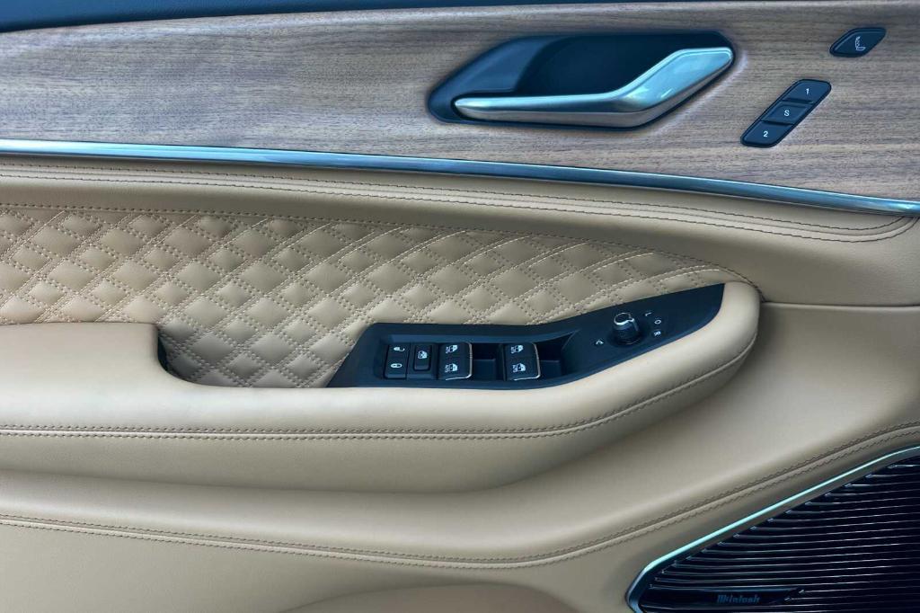 new 2025 Jeep Grand Cherokee car, priced at $68,805